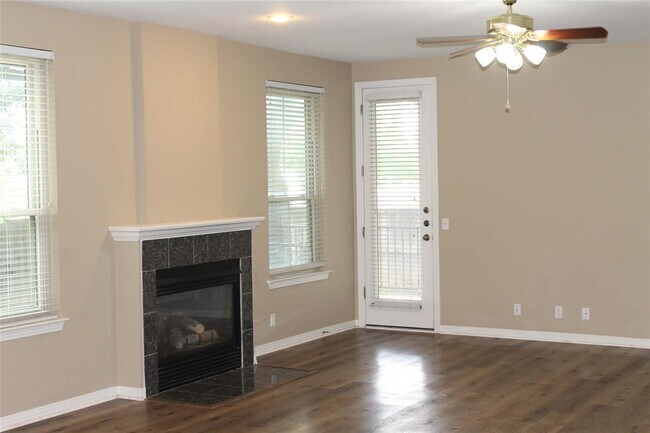 Building Photo - 11558 Spicewood Pkwy