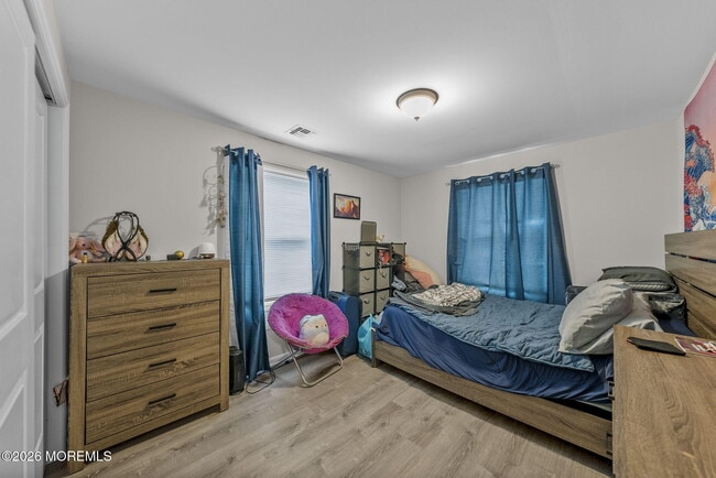 Building Photo - 816 King Georges Rd