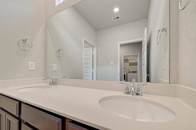 Building Photo - 1521 Beach Oak Dr