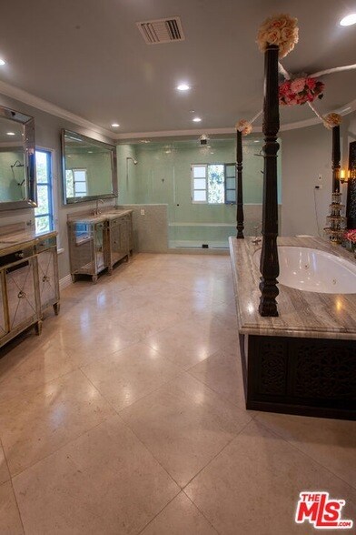 Building Photo - 3501 Caribeth Dr