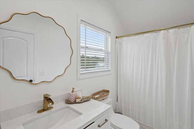 Building Photo - 1513 Paris Ave