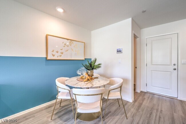 Building Photo - 4966 Fern Mesa Ave