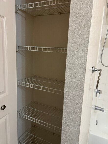 Building Photo - 5934 Brickleberry Ln