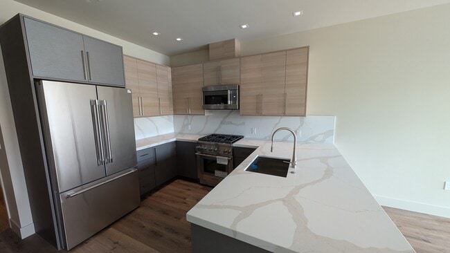 Building Photo - Rhine House Lofts