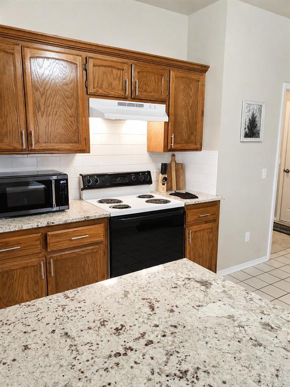 Building Photo - 1713 Sumac Dr