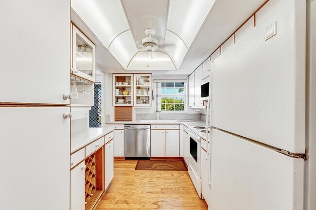 Building Photo - 1025 Sugar Sands Blvd