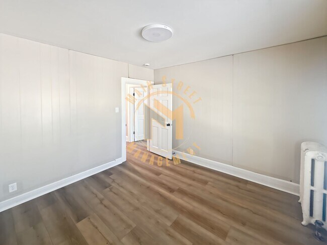 Building Photo - 527 S Ashland Ave