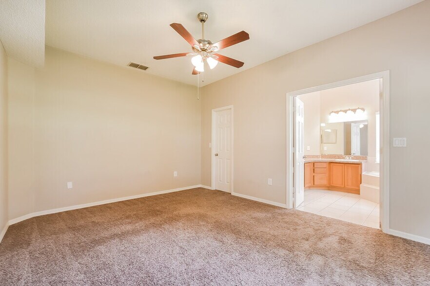 Building Photo - 3337 Bellingham Dr