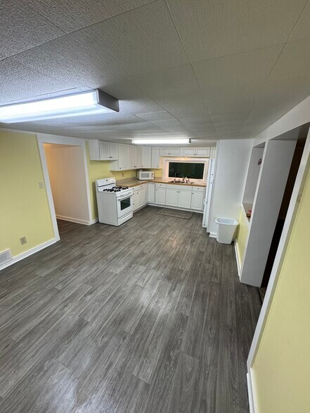 Building Photo - 6711 Vincent Hill Rd