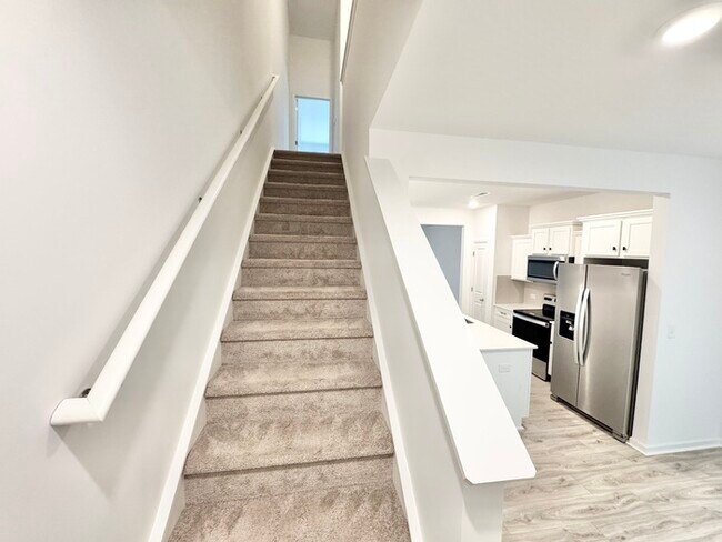 Building Photo - 2 Bedroom Townhome in Lowell (Minutes from I-85)- MOVE IN READY