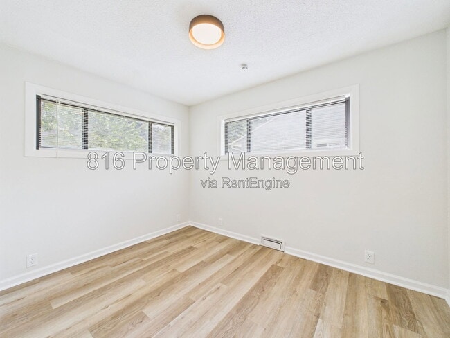Building Photo - 11230 Corrington Ave