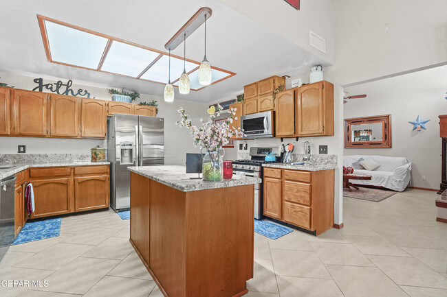 Building Photo - 851 Dulce Tierra Dr
