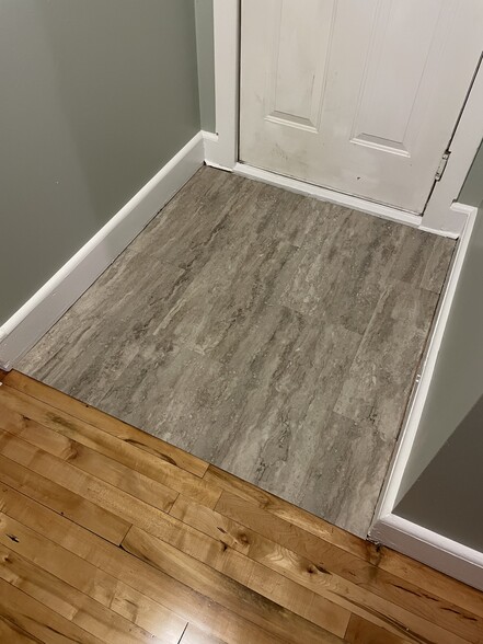 Building Photo - 204 E 4th St