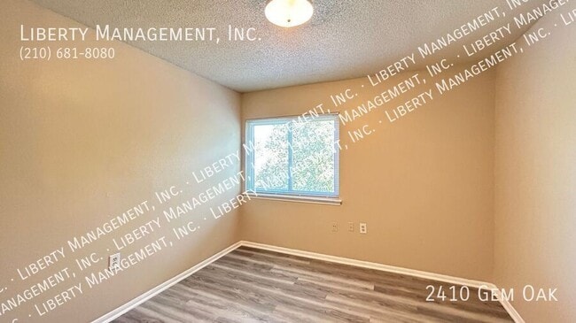 Building Photo - 2410 Gem Oak