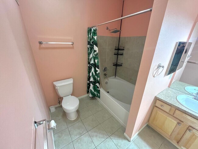 Building Photo - Charming 2BR Condo in Erie