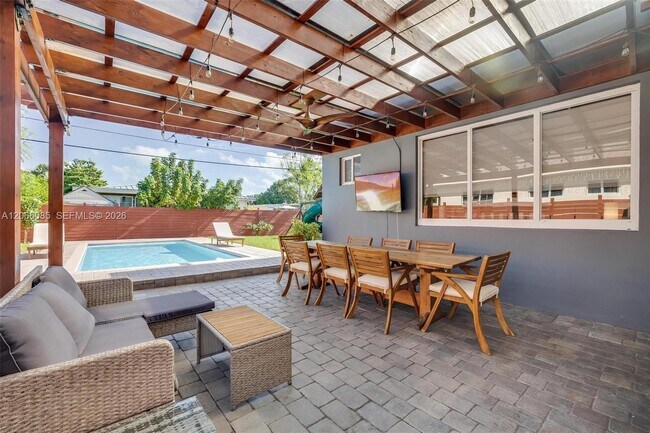 Building Photo - 7549 Buccaneer Ave