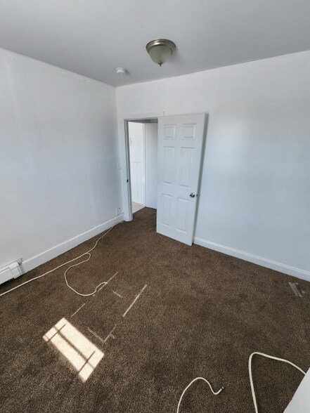 Building Photo - 48 Purdy Ave