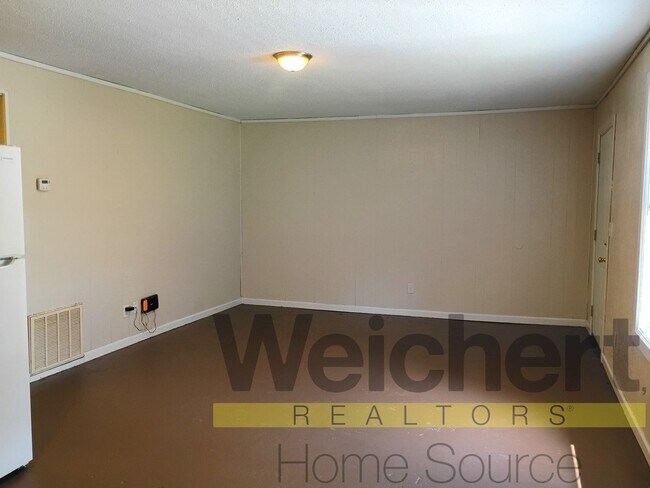 Building Photo - All-Inclusive 2-Bed Apartment for Rent