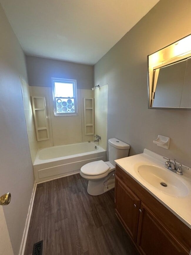 Building Photo - 2 Bedroom ranch with large backyard- Available now!