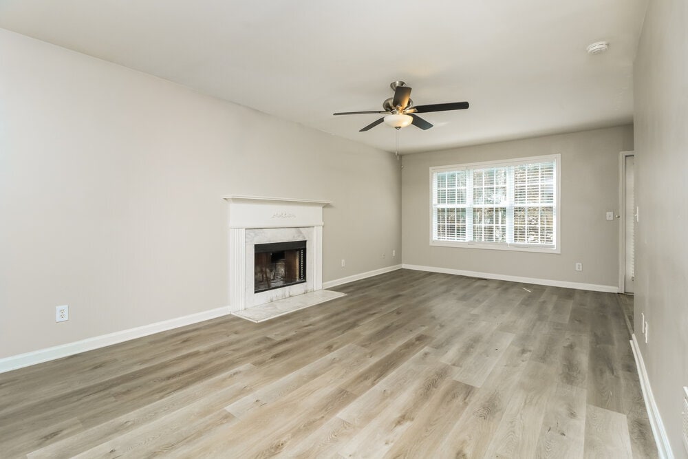 Building Photo - 9490 Pebble Creek Ct