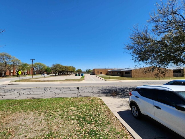 Building Photo - 3325 Evers Pkwy
