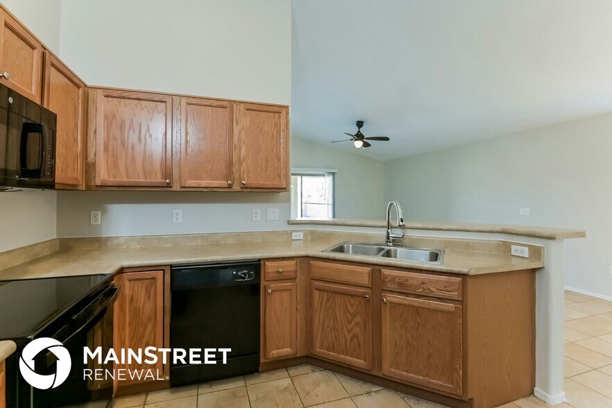 Building Photo - 7339 E Weeping Willow Dr