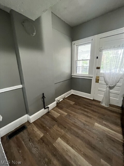 Building Photo - 1101 Estelle Ct SE