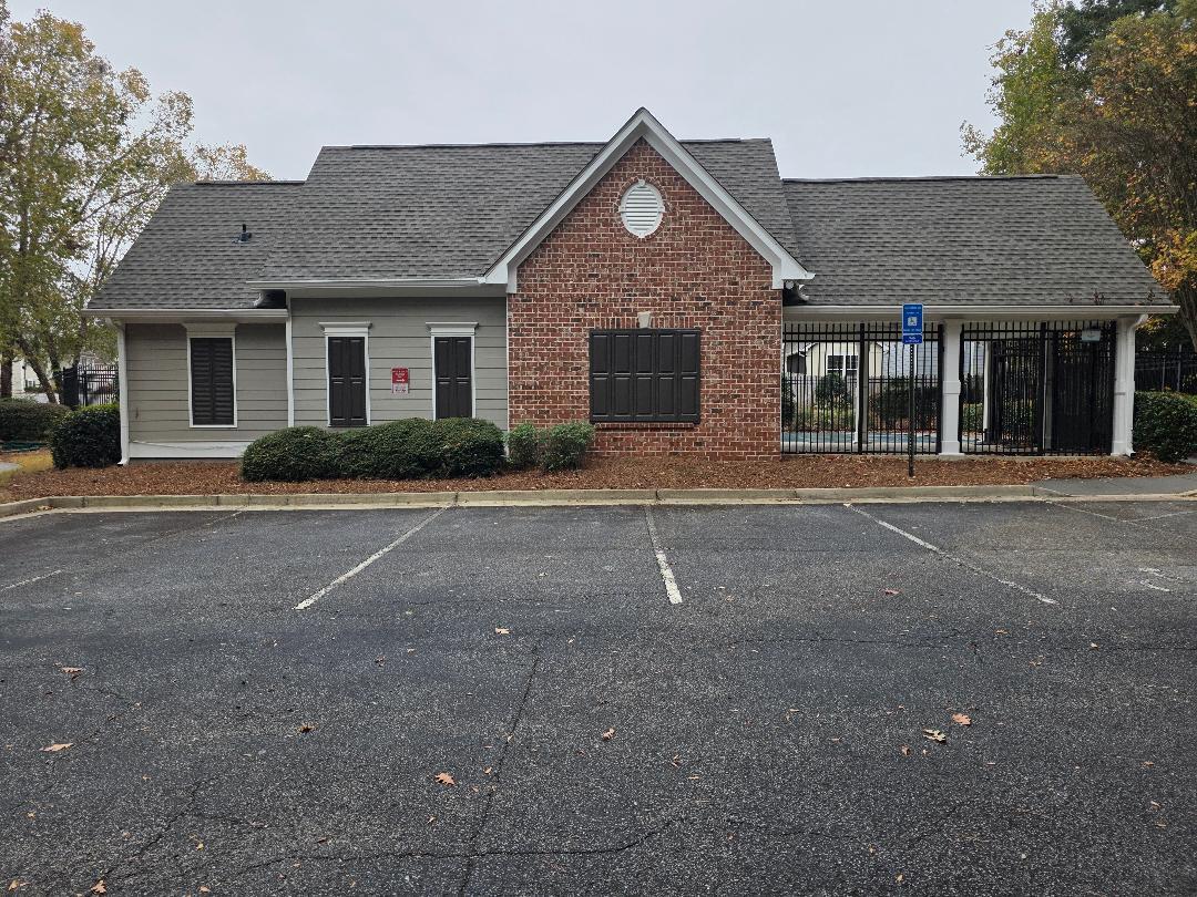 Building Photo - 2143 Somerset Pl SE