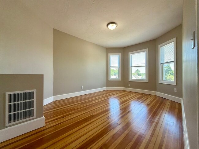 Building Photo - 630 Metropolitan Ave