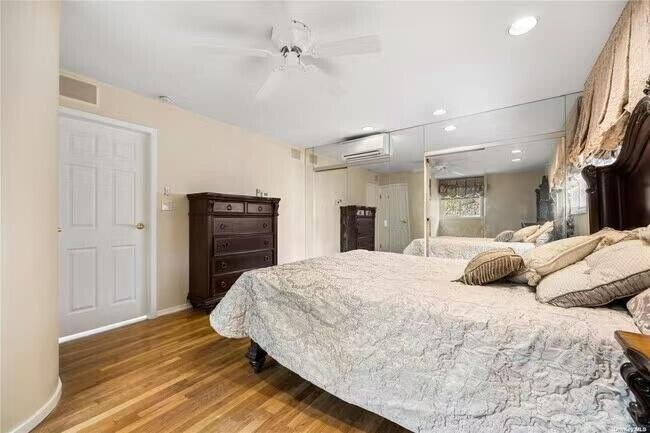 Building Photo - 74 Rockland Dr