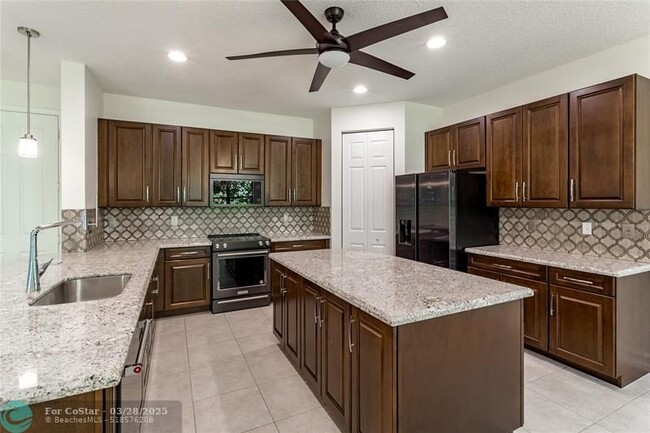 Building Photo - 8127 Rainforest Jasper Ln