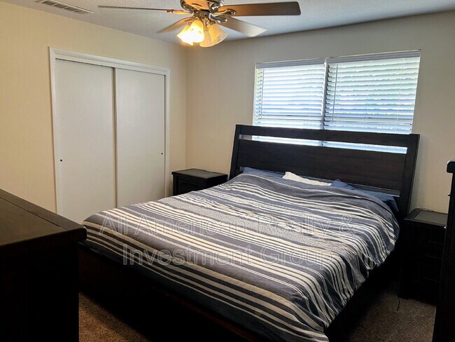 Building Photo - 137 Deville Dr