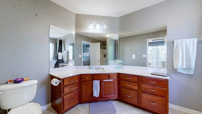 Building Photo - 669 Wolfchase Ct