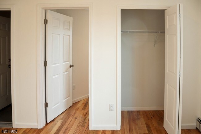 Building Photo - 373 N 6th St