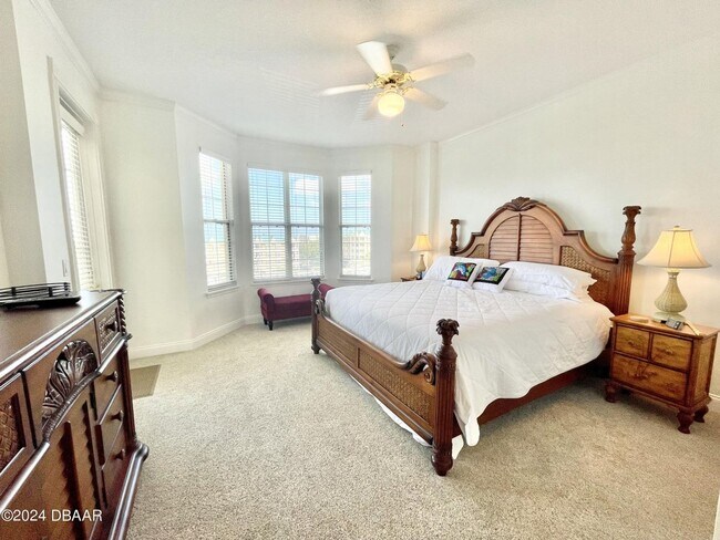 Building Photo - Furnished Harbour Village Condo!