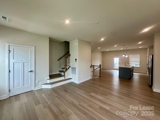 Building Photo - 1207 Newell Towns Ln