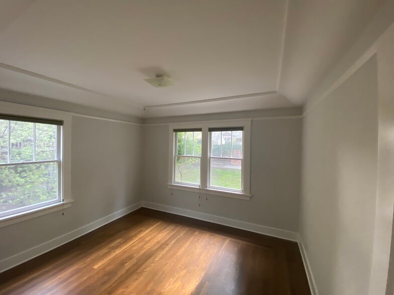 Building Photo - 1226 Middlefield Rd
