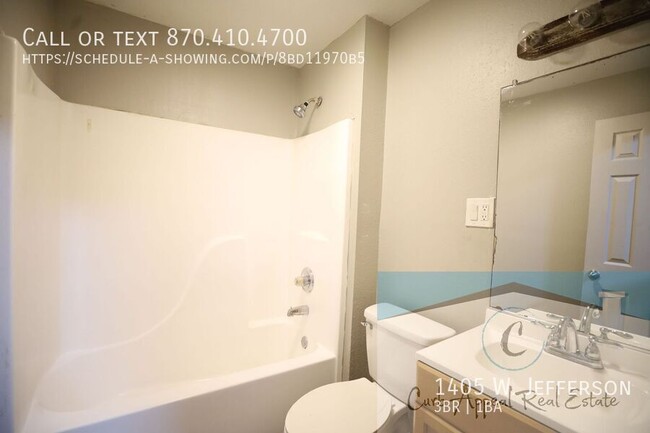 Building Photo - Recently renovated 3 bed 1 bath home - Jon...