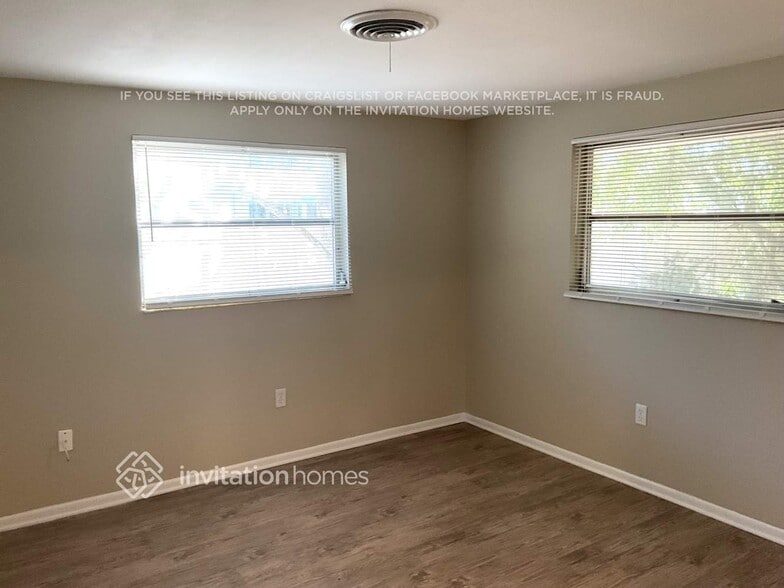 Building Photo - 2824 Seaspray St