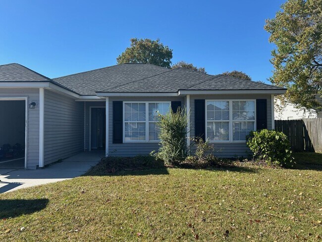 Building Photo - Charming 3BR /2BA  Home with many upgrades in North Charleston
