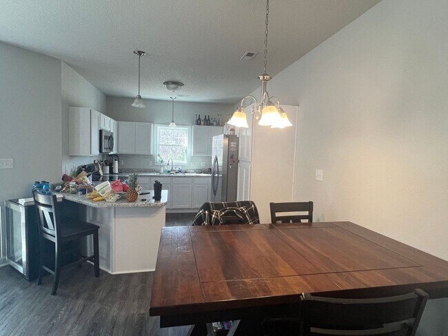 Building Photo - 210 Shallowbag Bay Ln