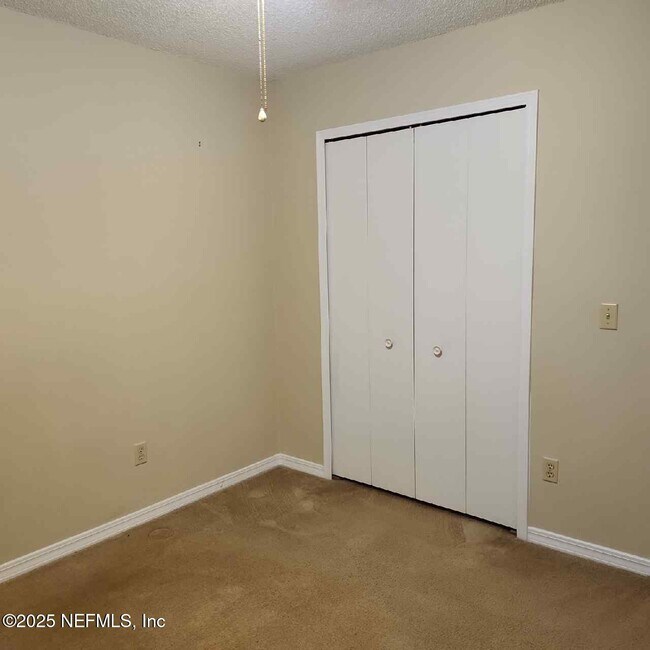 Building Photo - 2210 Captain Kidd Dr