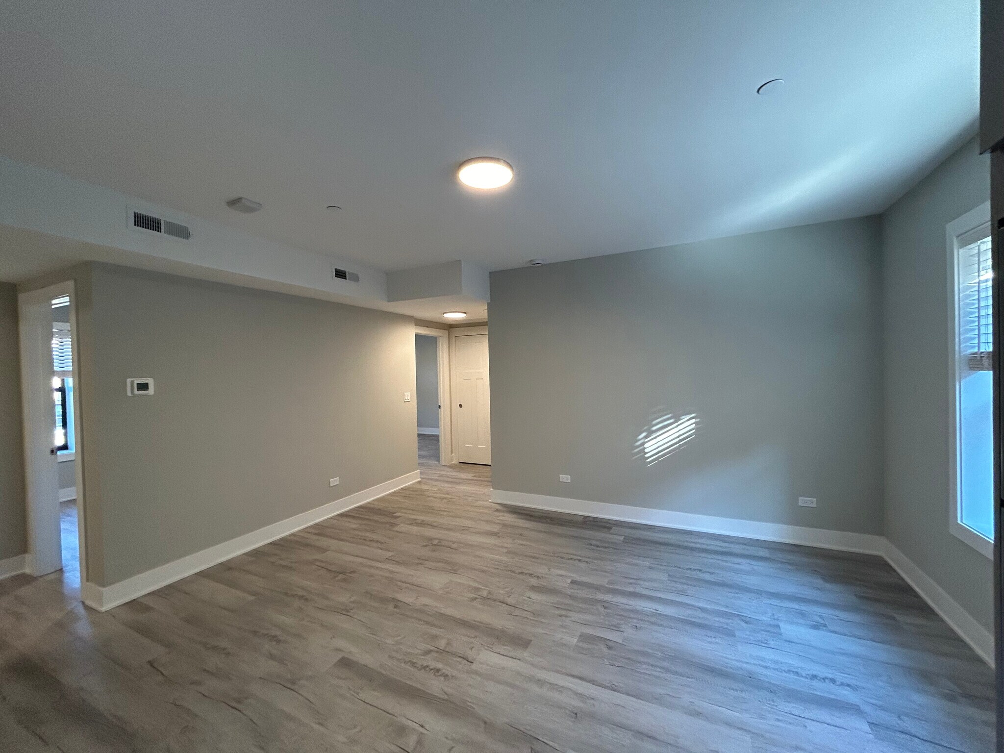 Building Photo - 1131 Oak Ave