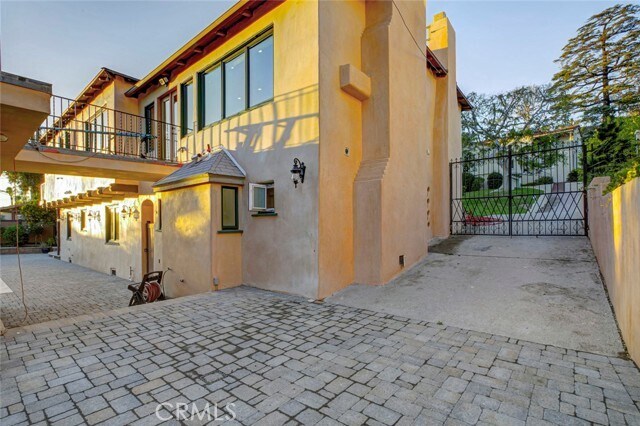 Building Photo - 954 Rosemount Rd