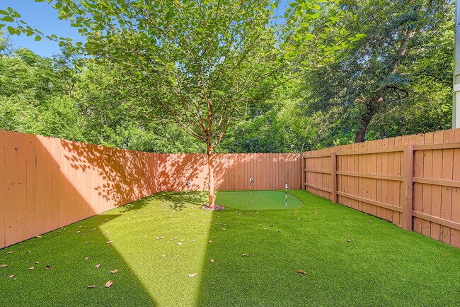 Building Photo - "Charming 3-Bed Townhouse Retreat with 151...