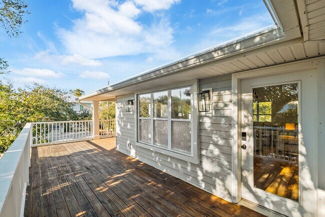 Building Photo - 383 Lakeview Dr