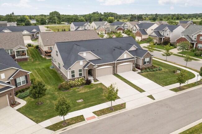 Building Photo - 402 Henstride Ct