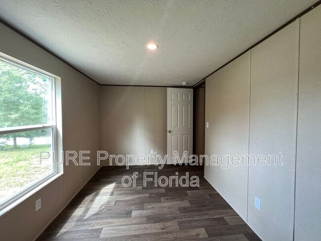 Building Photo - 16364 SE 57th St