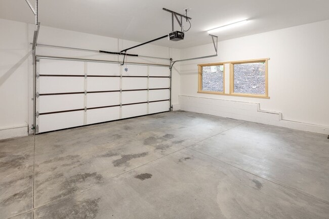 Building Photo - Modern Mountain Oasis