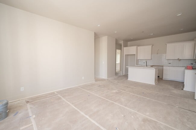 Building Photo - 3BR/3BA For Rent